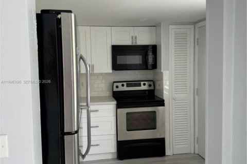 Купить кондоминиум в Майами, Флорида 1 спальня, 76.64м2, № 2058410 - фото 3