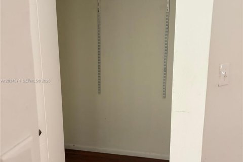 Copropriété à louer à Miami, Floride: 2 chambres, 121.89 m2 № 2088414 - photo 6