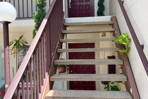 Copropriété à louer à Miami, Floride: 2 chambres, 121.89 m2 № 2088414 - photo 14