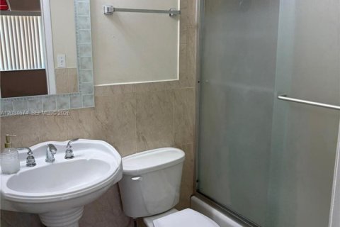Copropriété à louer à Miami, Floride: 2 chambres, 121.89 m2 № 2088414 - photo 9