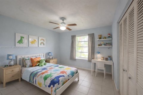 House in Miami, Florida 3 bedrooms, 134.89 sq.m. № 2064407 - photo 8