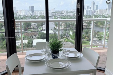 Condo in Aventura, Florida, 2 bedrooms  № 1794549 - photo 12