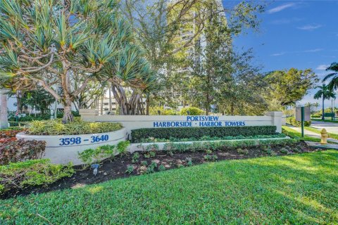 Condo in Aventura, Florida, 2 bedrooms  № 1794549 - photo 10