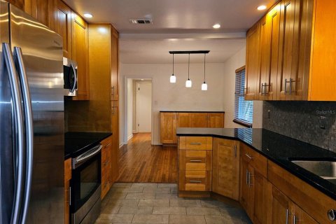 Casa en alquiler en Saint Petersburg, Florida, 2 dormitorios, 123.65 m2 № 1810504 - foto 10
