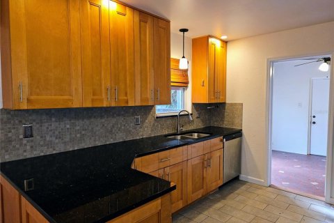 Casa en alquiler en Saint Petersburg, Florida, 2 dormitorios, 123.65 m2 № 1810504 - foto 14