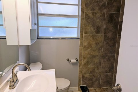 Casa en alquiler en Saint Petersburg, Florida, 2 dormitorios, 123.65 m2 № 1810504 - foto 27