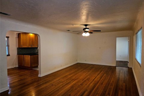 Casa en alquiler en Saint Petersburg, Florida, 2 dormitorios, 123.65 m2 № 1810504 - foto 4