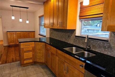 Casa en alquiler en Saint Petersburg, Florida, 2 dormitorios, 123.65 m2 № 1810504 - foto 12