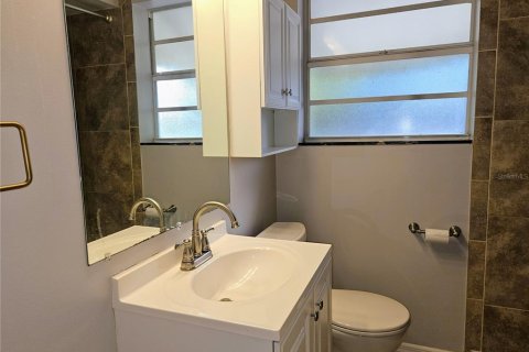 Casa en alquiler en Saint Petersburg, Florida, 2 dormitorios, 123.65 m2 № 1810504 - foto 26