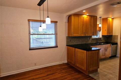 Casa en alquiler en Saint Petersburg, Florida, 2 dormitorios, 123.65 m2 № 1810504 - foto 8