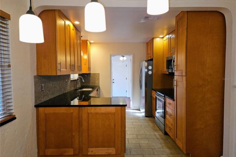 Casa en alquiler en Saint Petersburg, Florida, 2 dormitorios, 123.65 m2 № 1810504 - foto 9