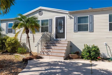 Apartamento en alquiler en Punta Gorda, Florida, 3 dormitorios, 110.18 m2 № 2094649 - foto 2