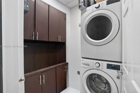 Купить коммерческую недвижимость в Хайалиа, Флорида № 2063356 - фото 12