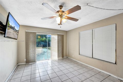 Villa ou maison à vendre à Hollywood, Floride: 3 chambres, 150.41 m2 № 2042197 - photo 30