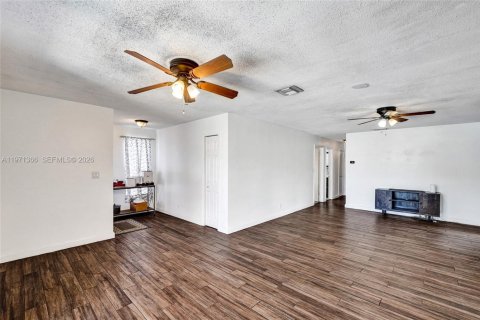 Villa ou maison à vendre à Hollywood, Floride: 3 chambres, 150.41 m2 № 2042197 - photo 7