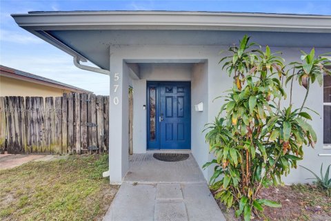 Villa ou maison à vendre à Hollywood, Floride: 3 chambres, 150.41 m2 № 2042197 - photo 3