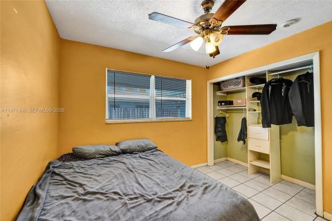 Villa ou maison à vendre à Hollywood, Floride: 3 chambres, 150.41 m2 № 2042197 - photo 16