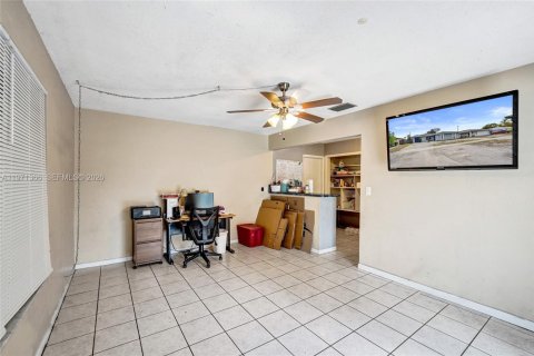 Villa ou maison à vendre à Hollywood, Floride: 3 chambres, 150.41 m2 № 2042197 - photo 28