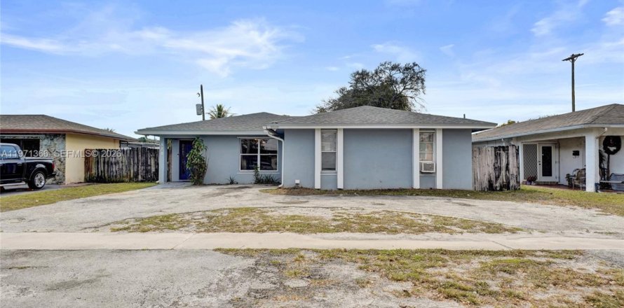 Villa ou maison à Hollywood, Floride 3 chambres, 150.41 m2 № 2042197