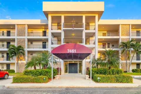 Condo in Sarasota, Florida, 1 bedroom  № 2148734 - photo 2