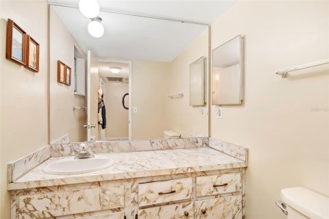 Condo in Sarasota, Florida, 1 bedroom  № 2148734 - photo 12