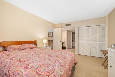 Condo in Sarasota, Florida, 1 bedroom  № 2148734 - photo 23