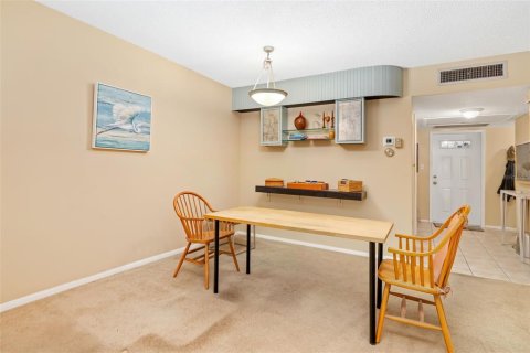 Condo in Sarasota, Florida, 1 bedroom  № 2148734 - photo 17