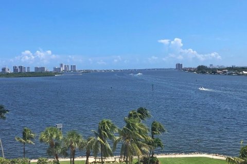 Condo à North Palm Beach, Floride, 2 chambres № 2243003