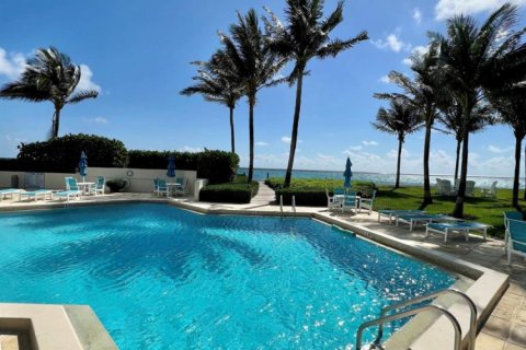 Copropriété à louer à Riviera Beach, Floride: 2 chambres, 167.6 m2 № 788338 - photo 1