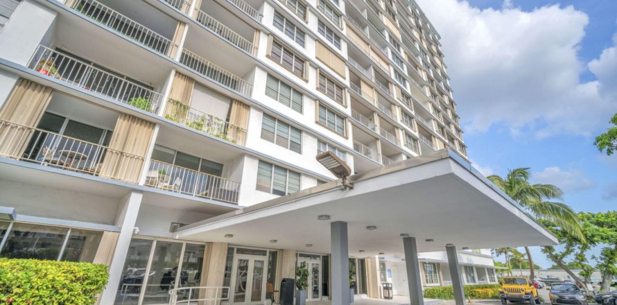 Condo in North Bay Village, Florida, 1 bedroom  № 1229136