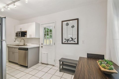 House in Tampa, Florida 3 bedrooms, 80.27 sq.m. № 1776984 - photo 16