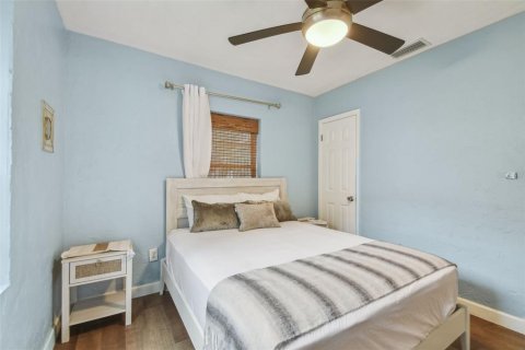 House in Tampa, Florida 3 bedrooms, 80.27 sq.m. № 1776984 - photo 23