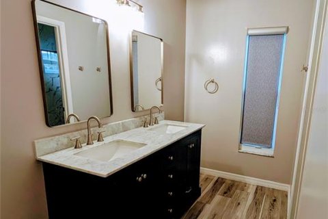House in Orlando, Florida 3 bedrooms, 142.98 sq.m. № 1908118 - photo 9