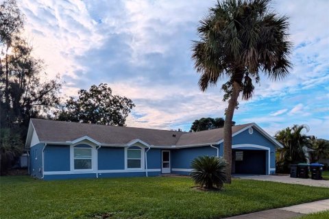 House in Orlando, Florida 3 bedrooms, 142.98 sq.m. № 1908118 - photo 2
