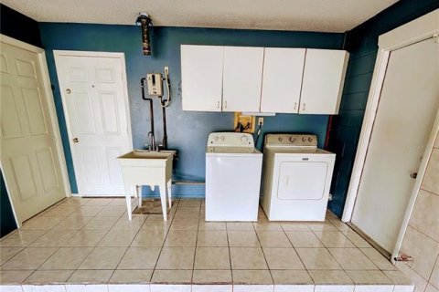 House in Orlando, Florida 3 bedrooms, 142.98 sq.m. № 1908118 - photo 12