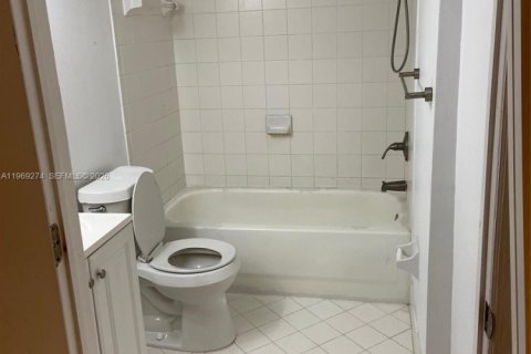 Condominio en alquiler en Homestead, Florida, 2 dormitorios, 76.37 m2 № 2030172 - foto 3