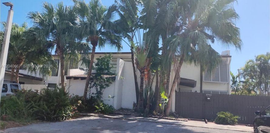 Touwnhouse à Miami, Floride 3 chambres, 126.81 m2 № 2086067