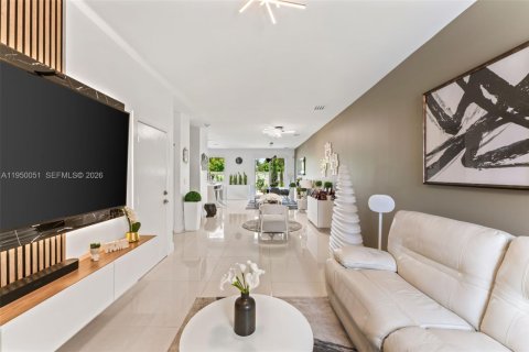 Townhouse in Doral, Florida 3 bedrooms, 168.71 sq.m. № 2005644 - photo 3