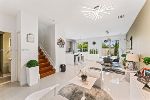 Townhouse in Doral, Florida 3 bedrooms, 168.71 sq.m. № 2005644 - photo 6