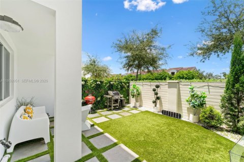 Townhouse in Doral, Florida 3 bedrooms, 168.71 sq.m. № 2005644 - photo 14