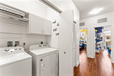 Townhouse in Doral, Florida 3 bedrooms, 168.71 sq.m. № 2005644 - photo 19