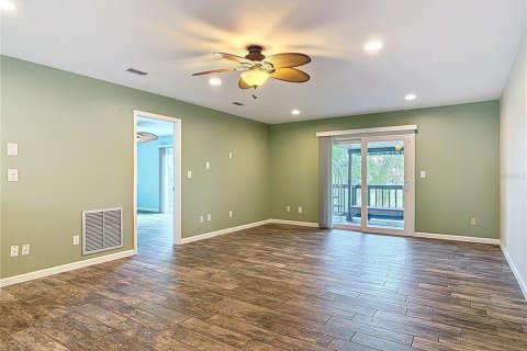 Duplex in New Smyrna Beach, Florida 2 bedrooms, 167.22 sq.m. № 1919714 - photo 21