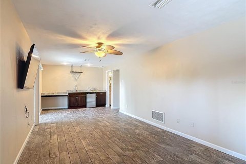 Duplex in New Smyrna Beach, Florida 2 bedrooms, 167.22 sq.m. № 1919714 - photo 16