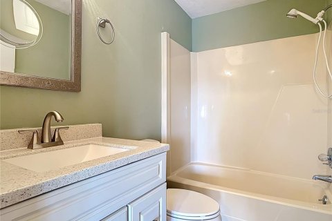 Duplex in New Smyrna Beach, Florida 2 bedrooms, 167.22 sq.m. № 1919714 - photo 20