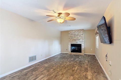 Duplex in New Smyrna Beach, Florida 2 bedrooms, 167.22 sq.m. № 1919714 - photo 17