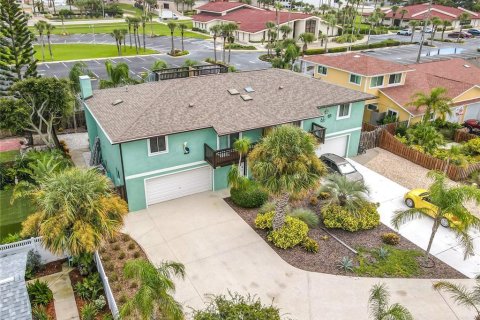 Duplex in New Smyrna Beach, Florida 2 bedrooms, 167.22 sq.m. № 1919714 - photo 3