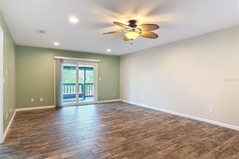 Duplex in New Smyrna Beach, Florida 2 bedrooms, 167.22 sq.m. № 1919714 - photo 24