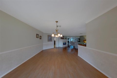 House in Clearwater, Florida 4 bedrooms, 329.62 sq.m. № 2147557 - photo 12