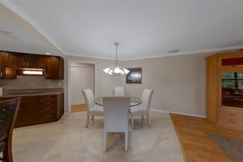 House in Clearwater, Florida 4 bedrooms, 329.62 sq.m. № 2147557 - photo 21