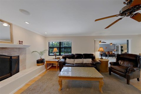 House in Clearwater, Florida 4 bedrooms, 329.62 sq.m. № 2147557 - photo 28